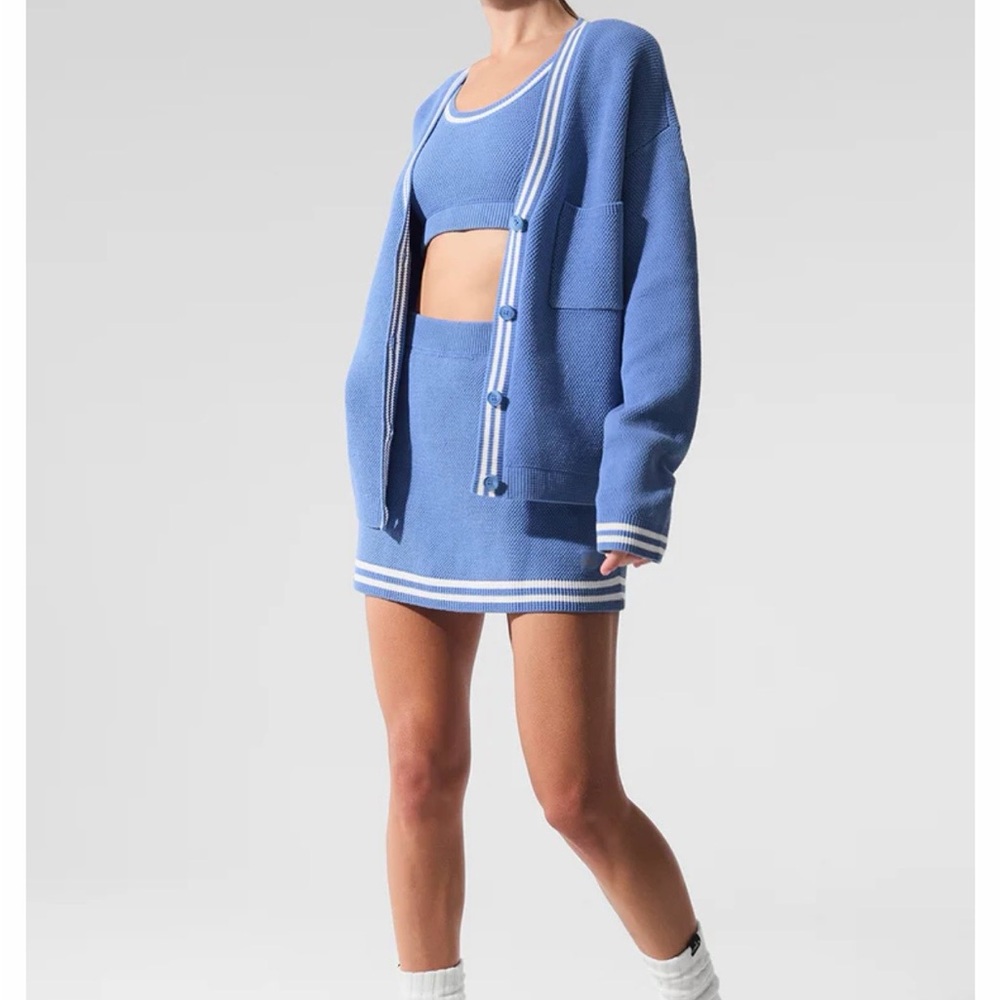 ALO Yoga Light Blue Knit Apparel - Picture 7 of 7